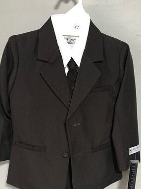 TIP TOP BOYS BROWN SUIT SIZE 4T